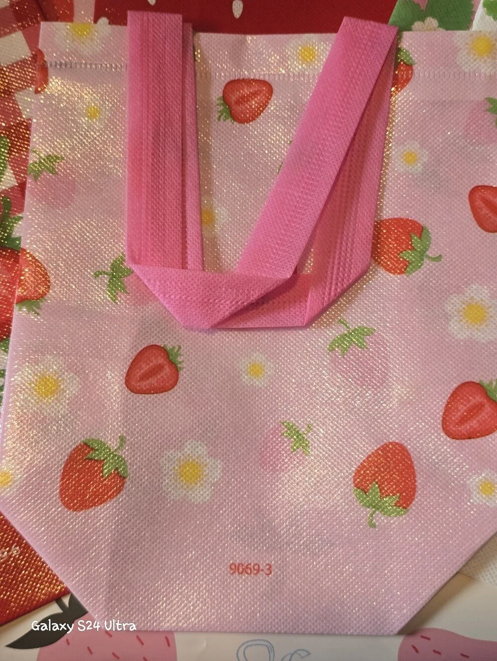 Strawberry 🍓 Decor Gift Bags 6pk NEW